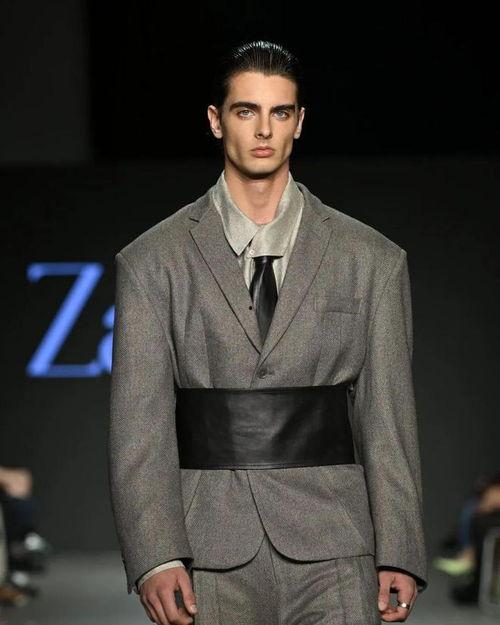 模特出道男明星,从模特到男明星的华丽蜕变之路