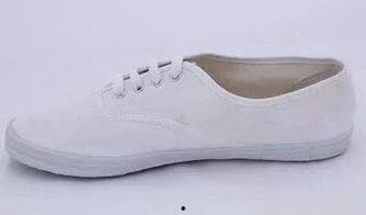 明星穿的运动白鞋,时尚潮流的必备单品