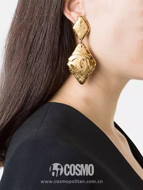 头条日签的耳环,点亮日常时尚风采